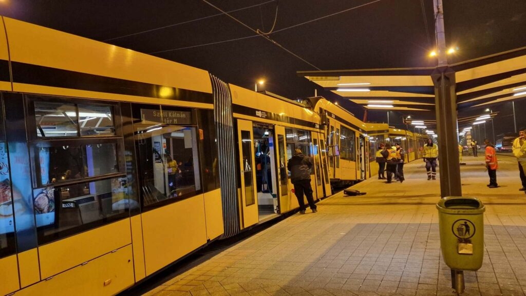 В Будапеште столкнулись два трамвая вечером 19 декабря Это картинка